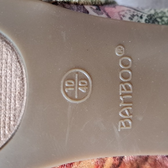 BAMBOO Print Velour Booties - Picture 8 of 13